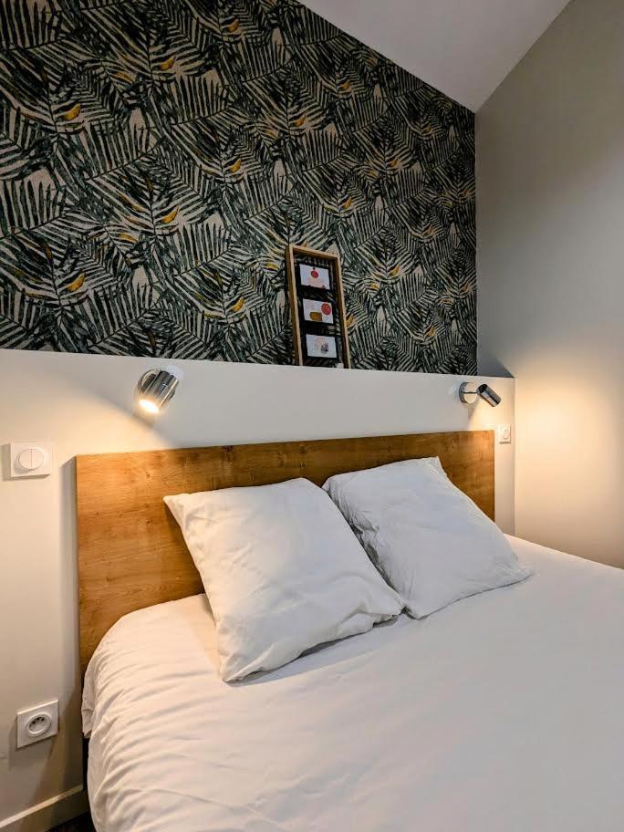 Le Boheme, Sauna & Spa Riorges Екстериор снимка