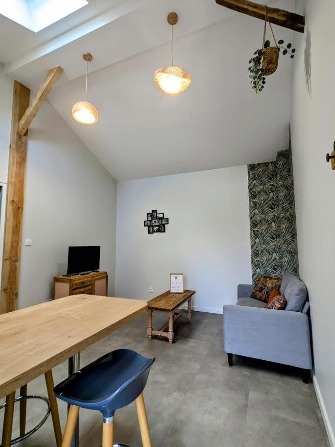Le Boheme, Sauna & Spa Riorges Екстериор снимка